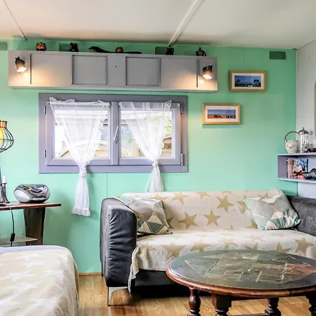 Beautiful Caravan In With 3 Bedrooms, Wifi And Outdoor Swimming Pool